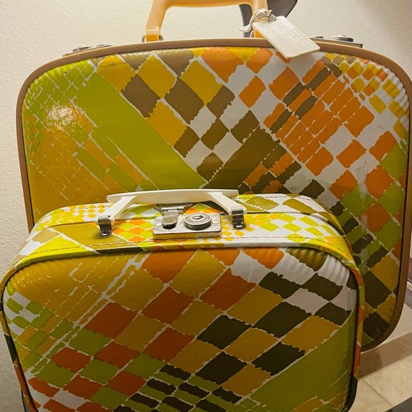 Meet your Posher, Traci - Picture 4 of 16